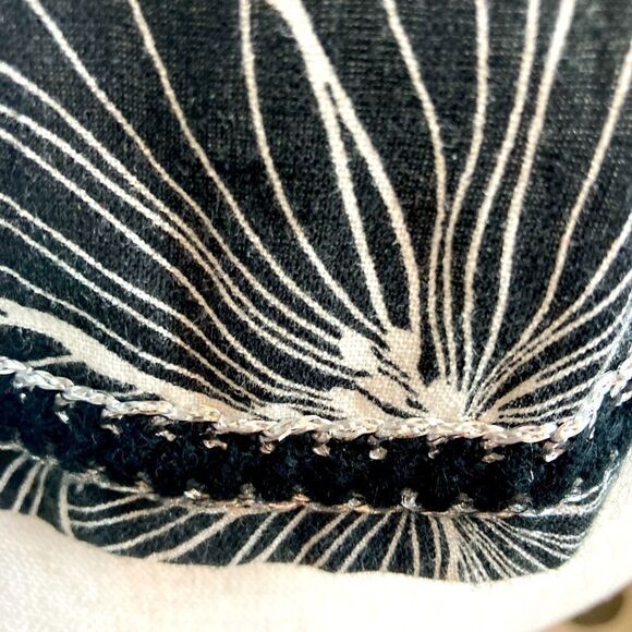 Tahari Linen on or Off Shoulder Floral Black and White blouse w/silver trim - Picture 6 of 15